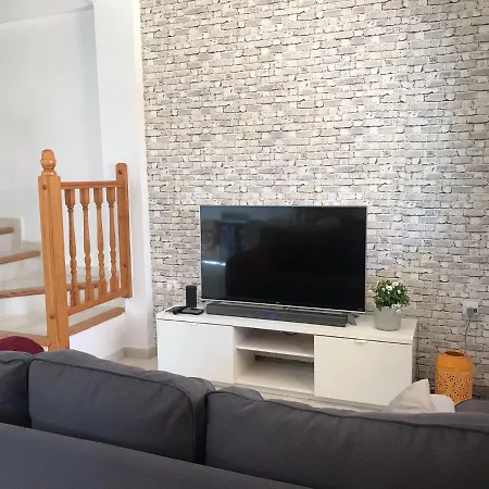 Nice House With Amazing Swimming Pool/ Just 5 Min From Beach *